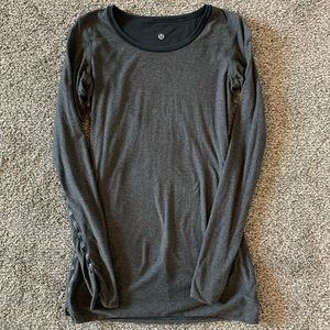 Lululemon black/gray reversible long sleeve shirt